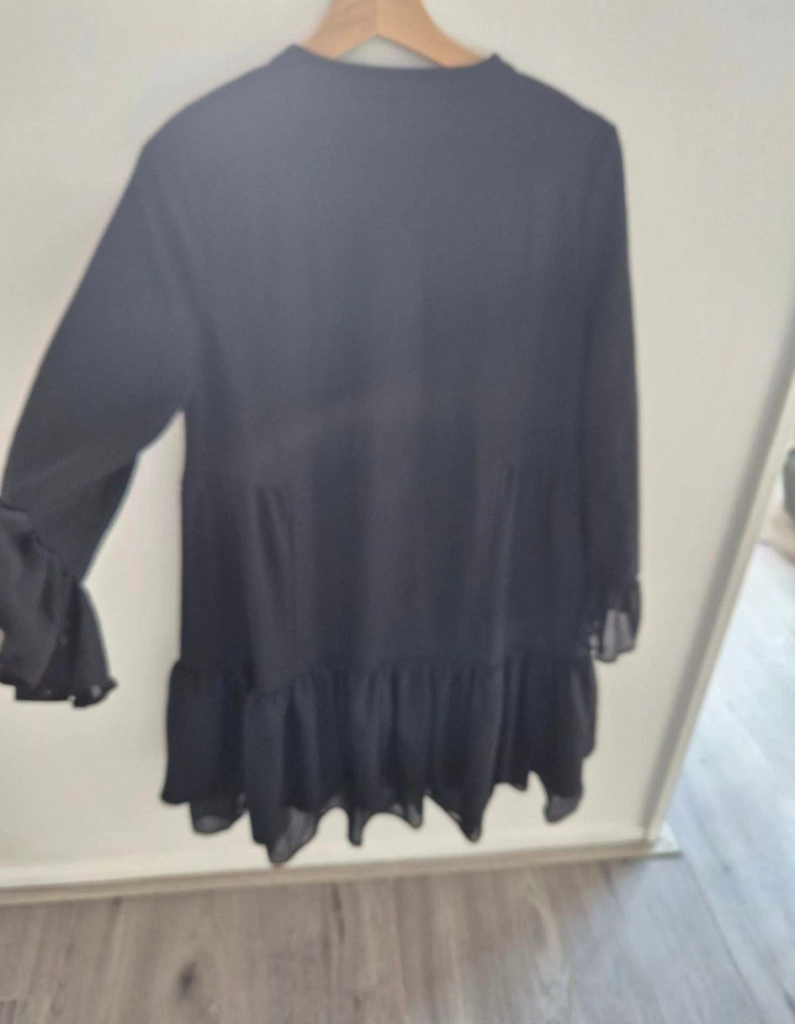 Mango (MNG) vestido túnica preto com babados e decote em V – Tamanho M – photo 6